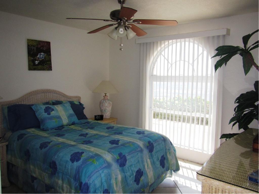 Cayman Breakers Aparthotel Cayman Brac Room photo